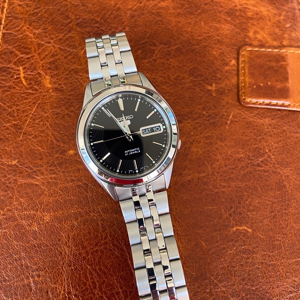 Seiko 5 Black Dial Watch.  Stainless steel - Picture 3 of 6